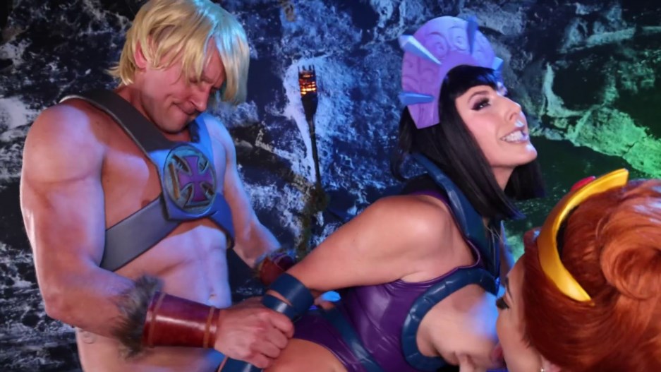 Angela White and Little Puck – Masturbators Of The Universe He Man Cosplay